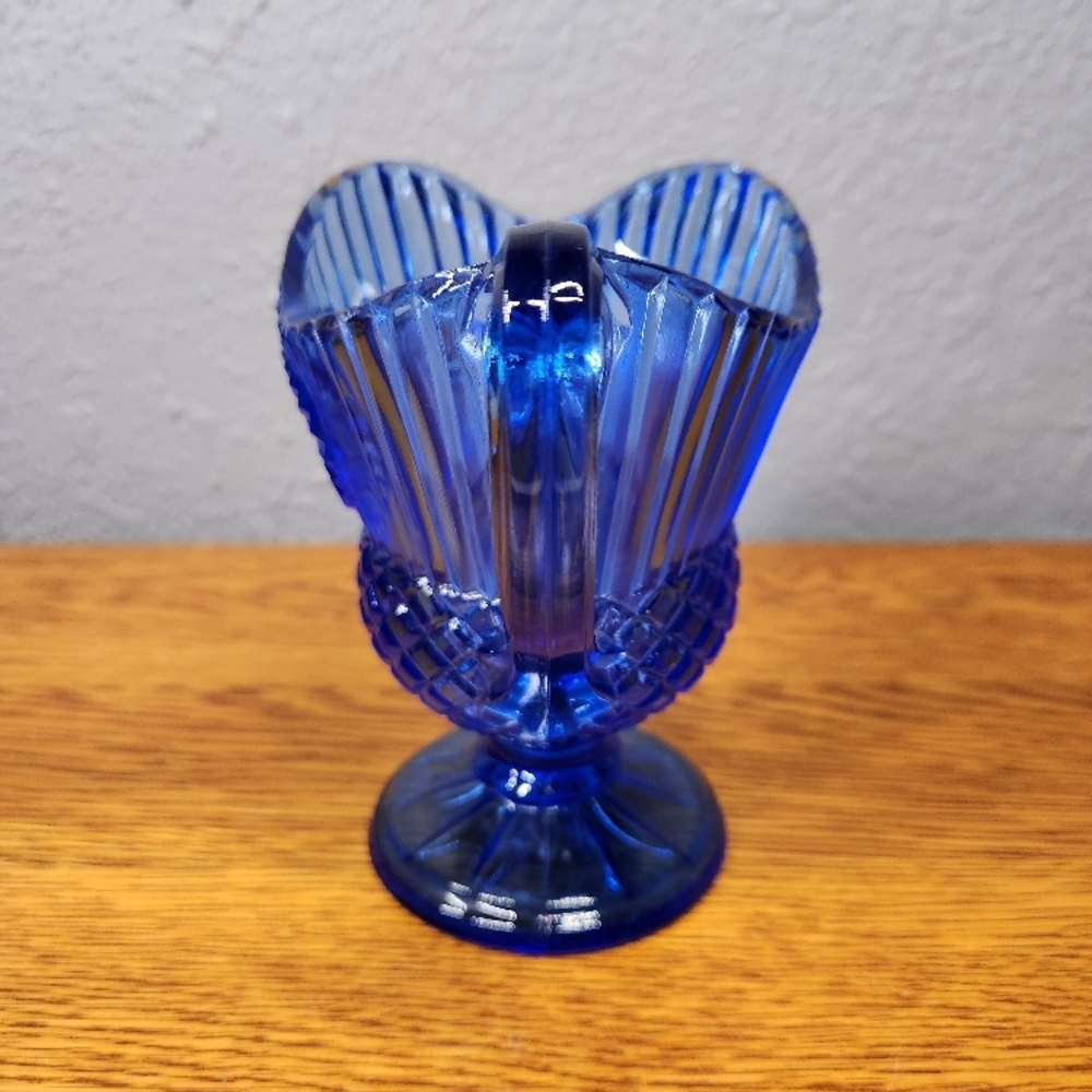 Fostoria for Avon Cobalt Blue Glass Creamer Pitcher 1976 - Picture 4 of 8
